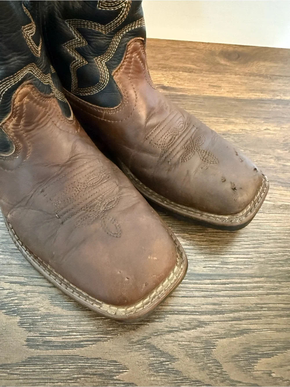 Big kid Cody James Brown Leather Western Pull-On Boots - Black Shaft